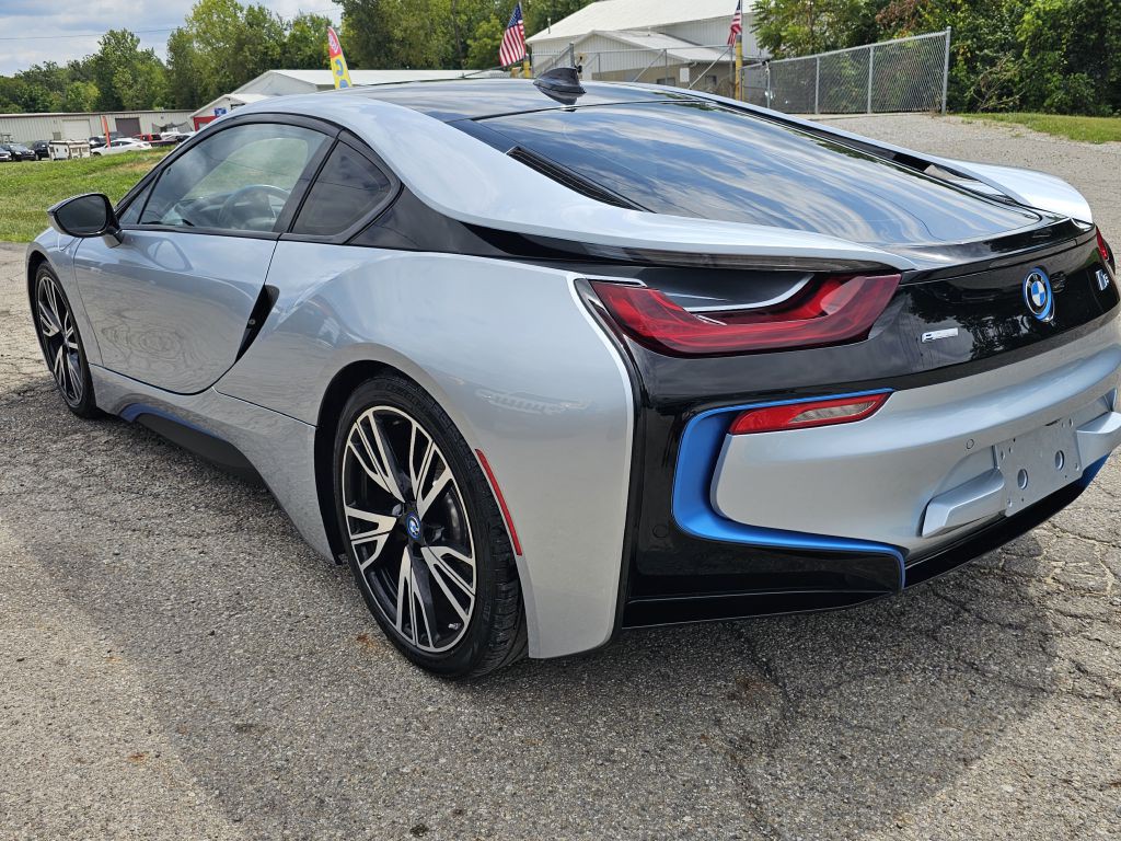 2015 BMW i8 Image 4