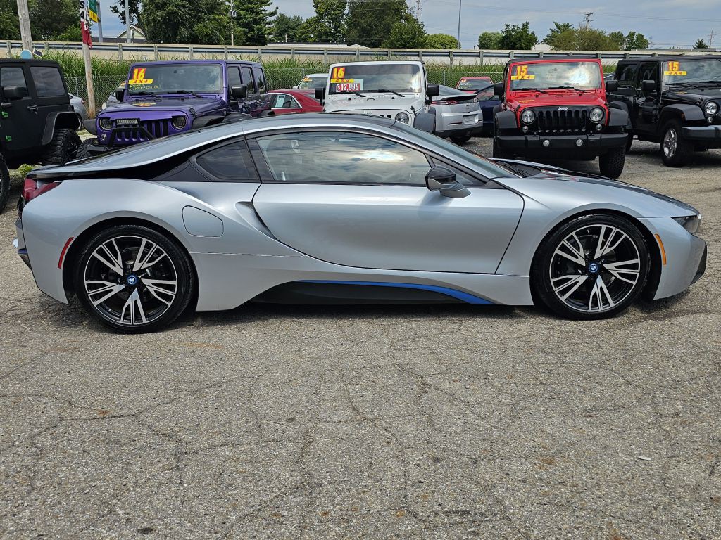 2015 BMW i8 Image 7