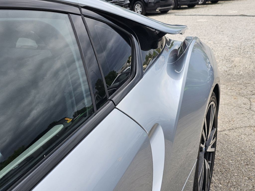 2015 BMW i8 Image 11