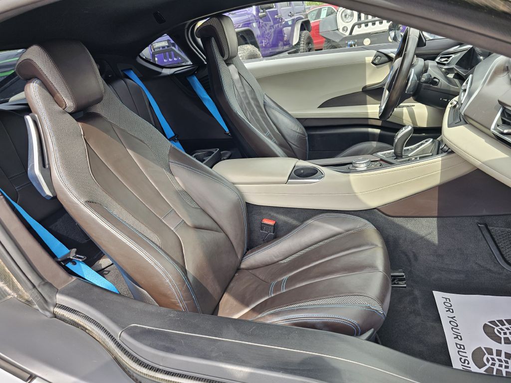 2015 BMW i8 Image 13