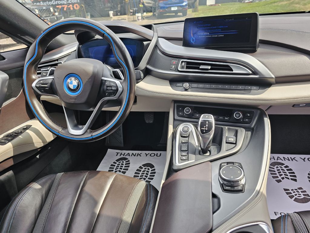 2015 BMW i8 Image 18