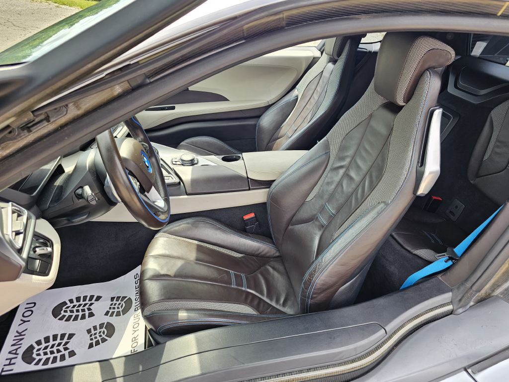 2015 BMW i8 Image 19
