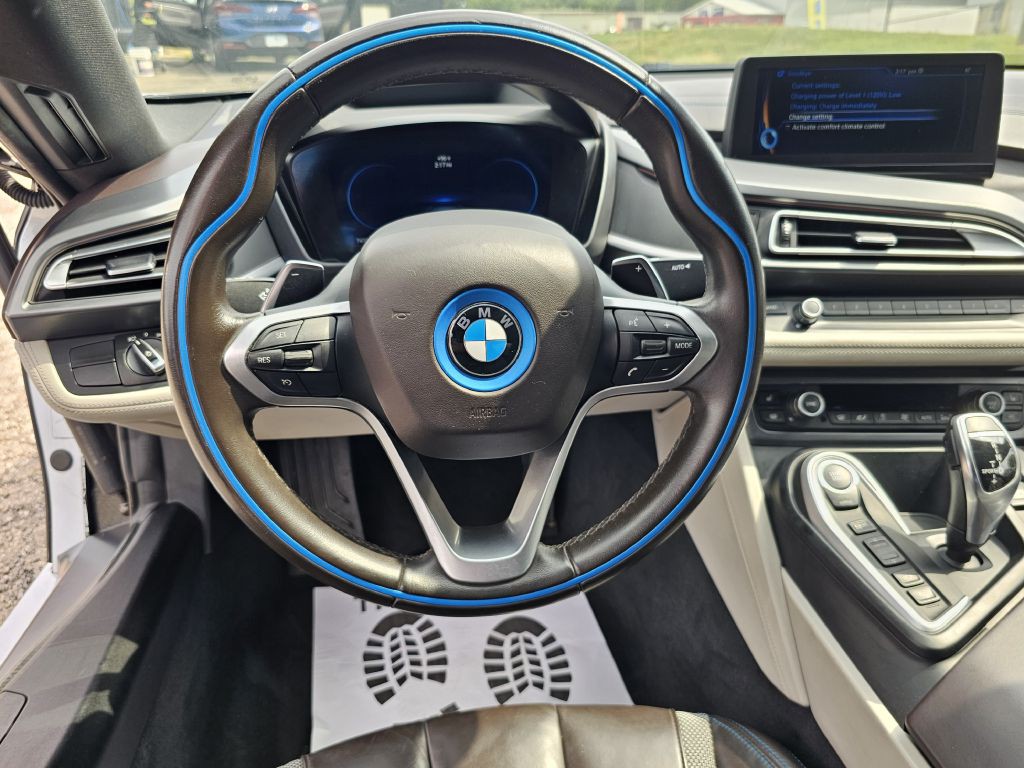 2015 BMW i8 Image 22