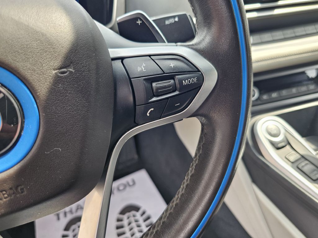 2015 BMW i8 Image 24