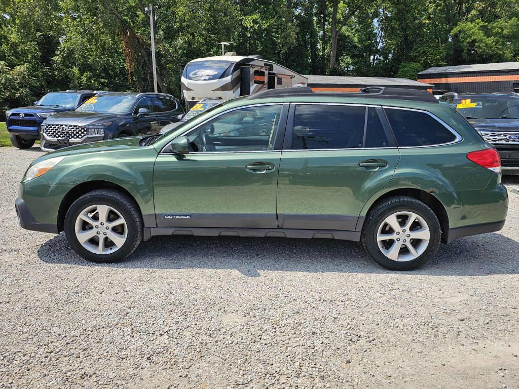 2013 Subaru Outback Image 2