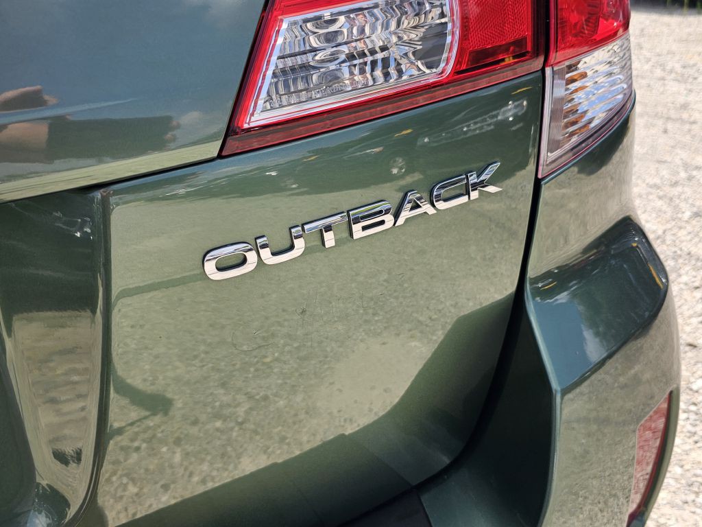 2013 Subaru Outback Image 12