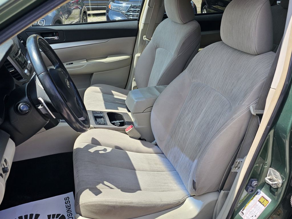 2013 Subaru Outback Image 16