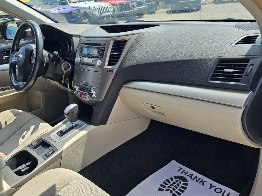 2013 Subaru Outback Image 19