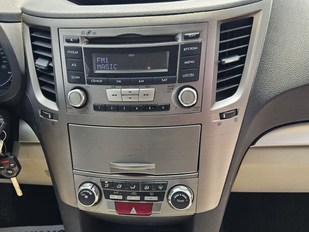 2013 Subaru Outback Image 21