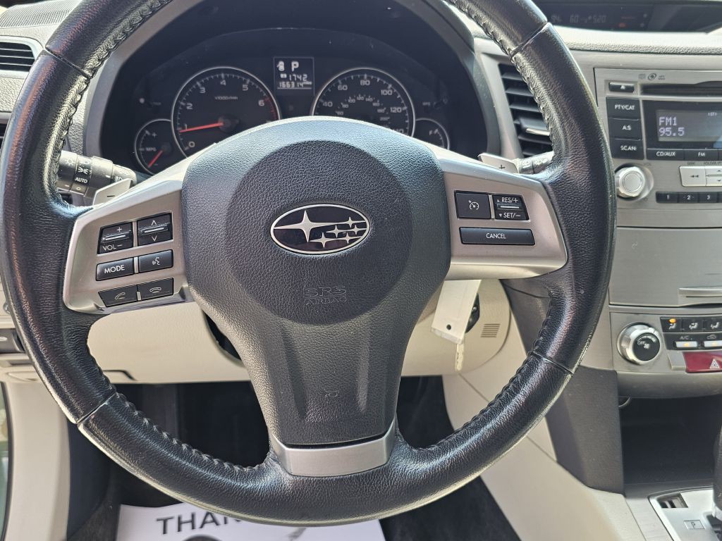 2013 Subaru Outback Image 24