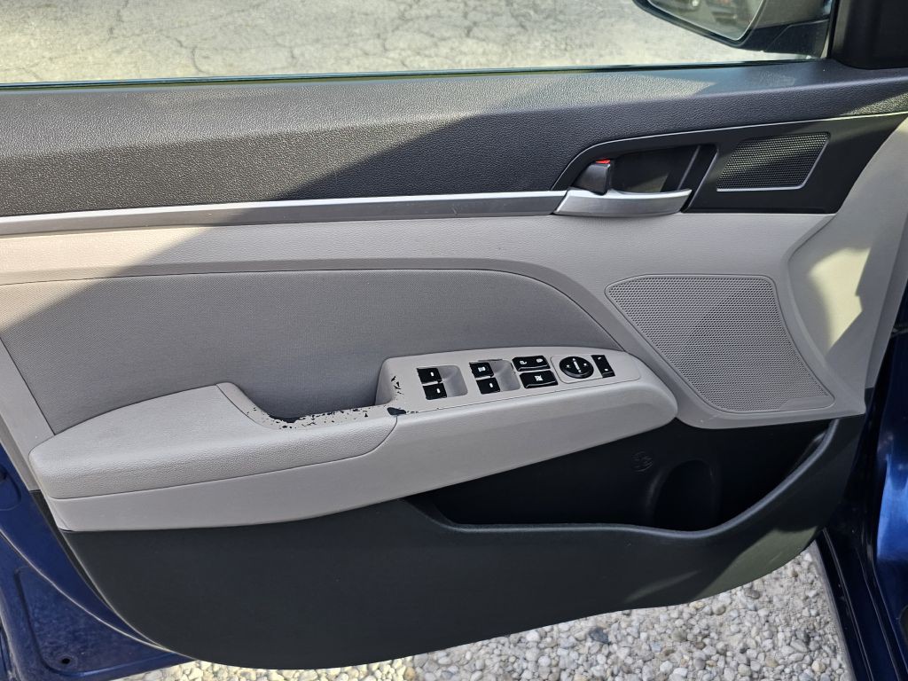 2019 Hyundai Elantra Image 16