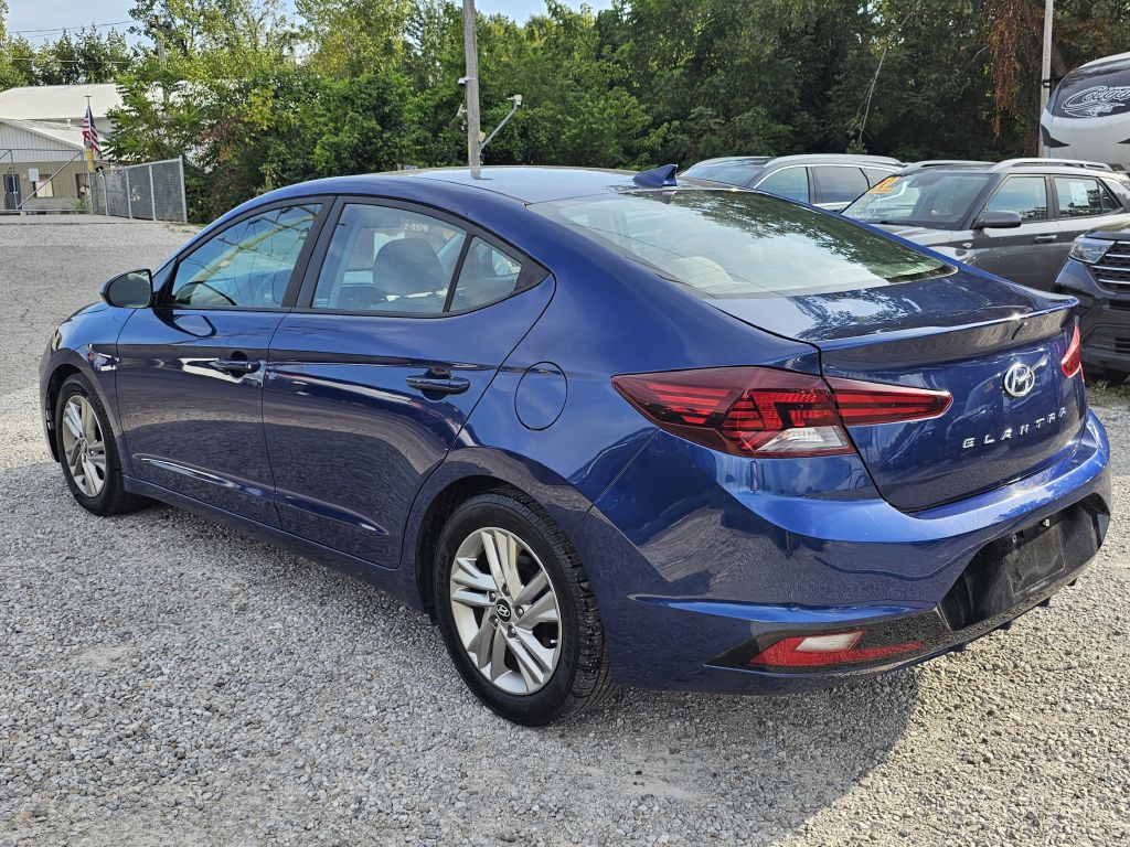 2019 Hyundai Elantra Image 3