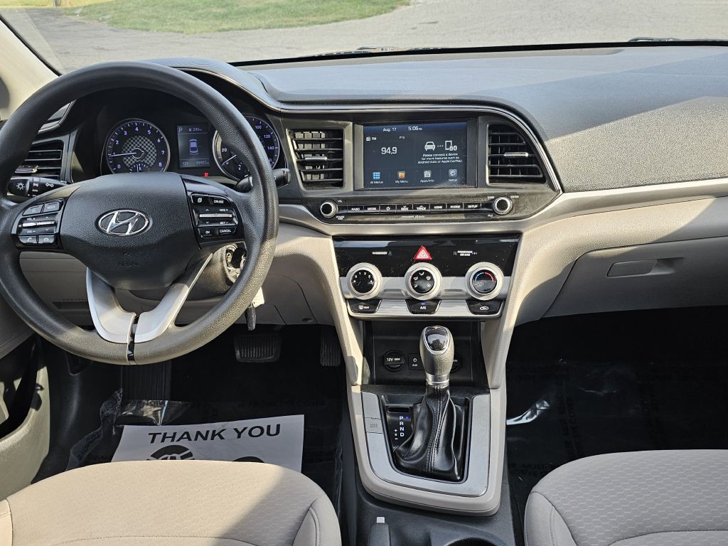 2019 Hyundai Elantra Image 17
