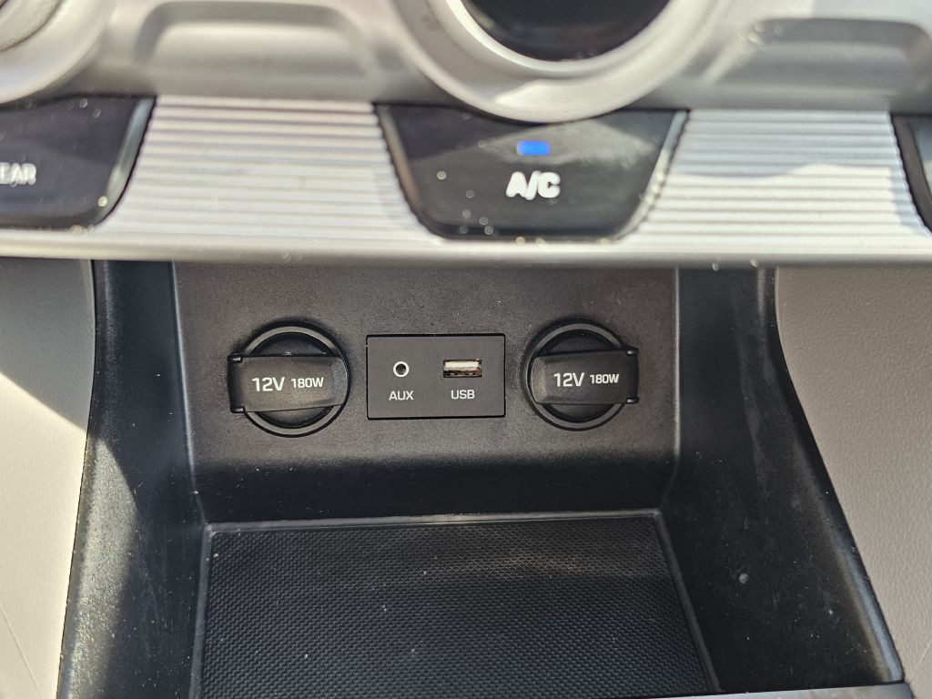 2019 Hyundai Elantra Image 21