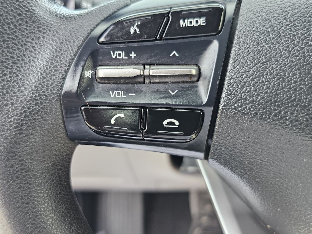 2019 Hyundai Elantra Image 23