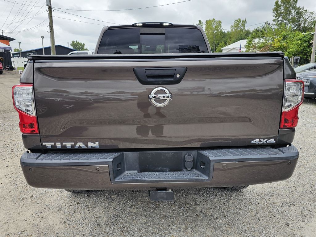 2016 Nissan Titan Image 4