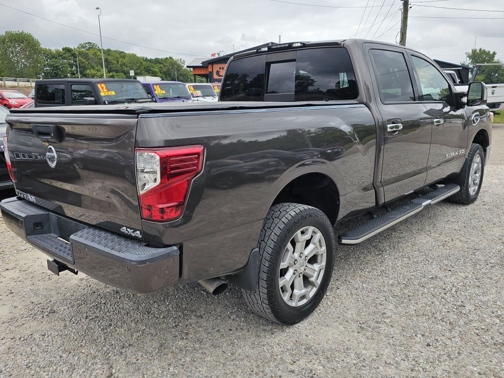 2016 Nissan Titan Image 5