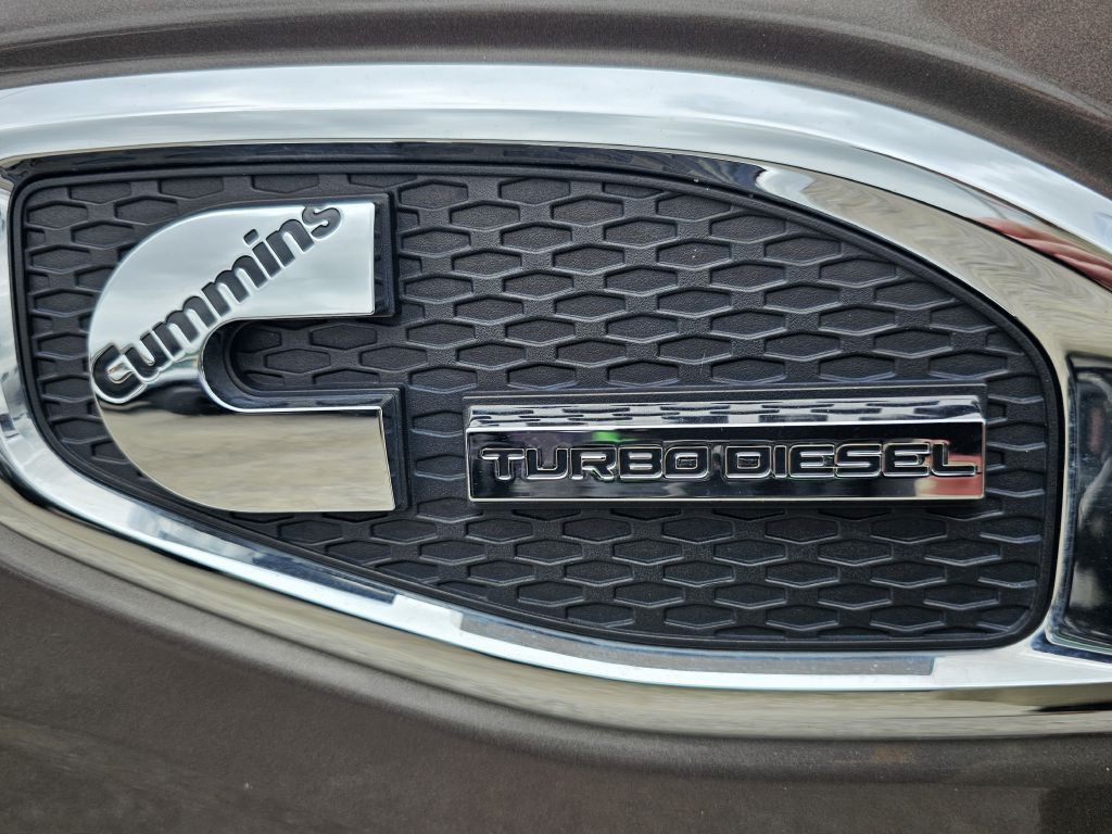 2016 Nissan Titan Image 15