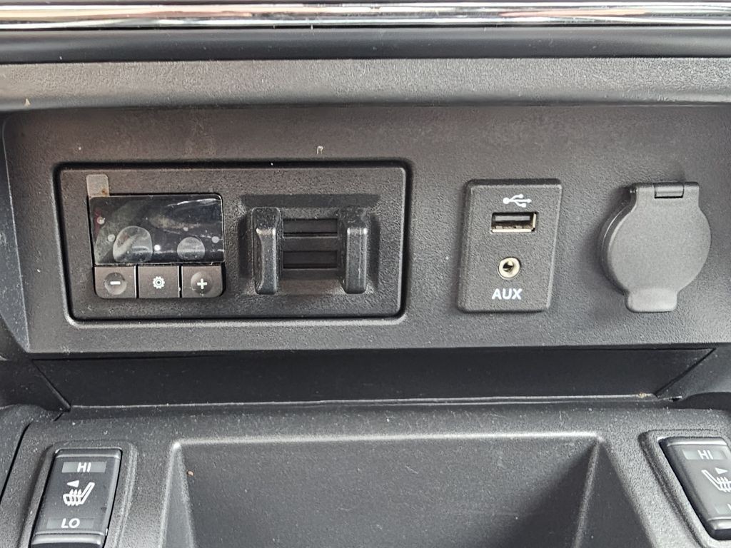 2016 Nissan Titan Image 29