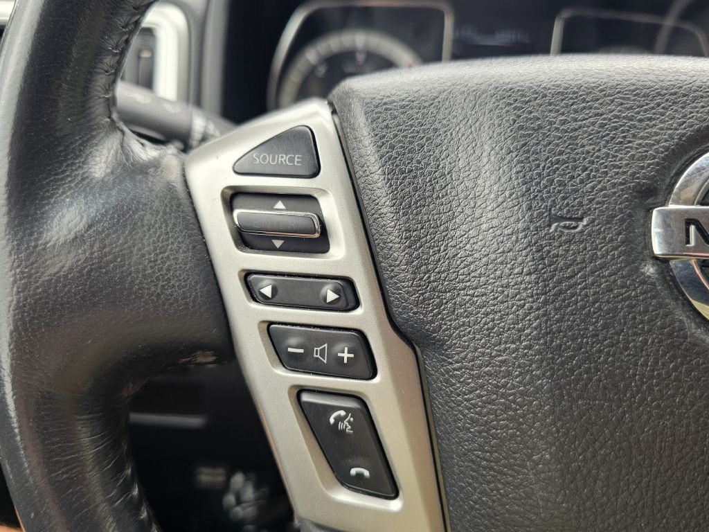 2016 Nissan Titan Image 35