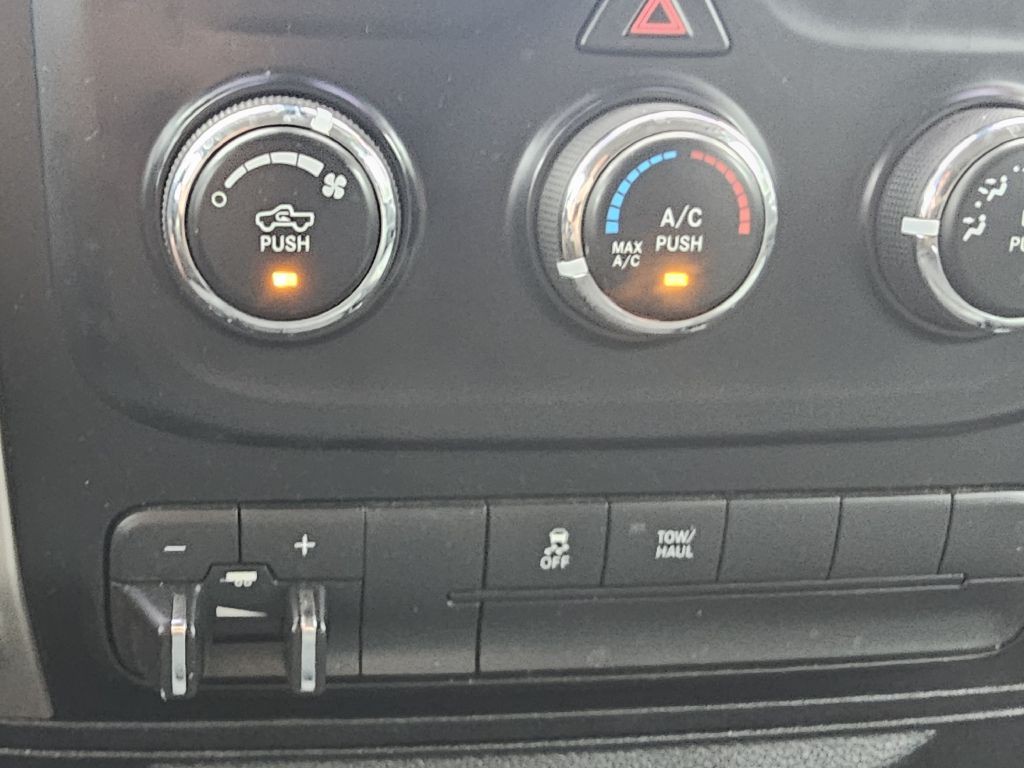 2016 RAM 2500 Image 26