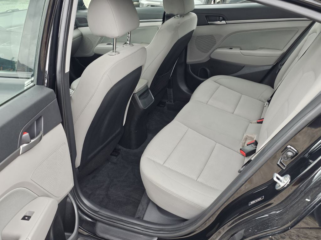 2018 Hyundai Elantra Image 12