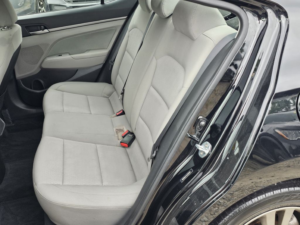 2018 Hyundai Elantra Image 13
