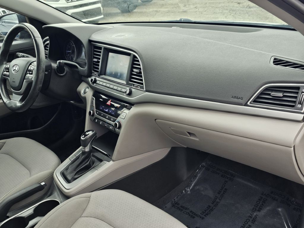 2018 Hyundai Elantra Image 17