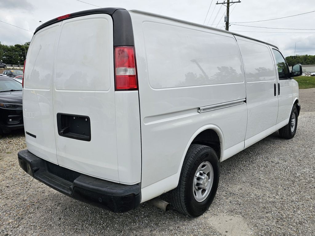 2016 Chevrolet Express Image 5