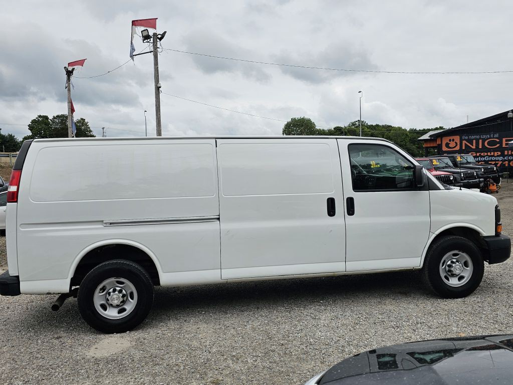 2016 Chevrolet Express Image 6