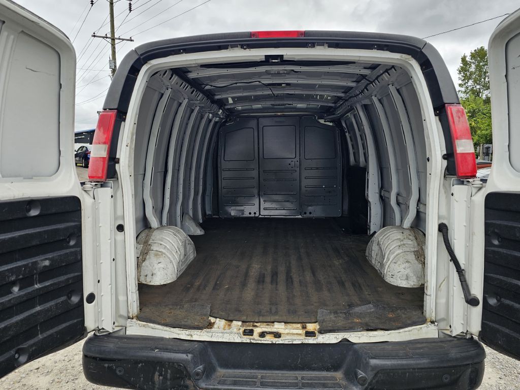 2016 Chevrolet Express Image 11
