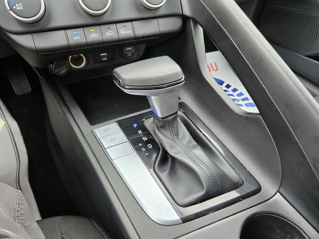 2021 Hyundai Elantra Image 21