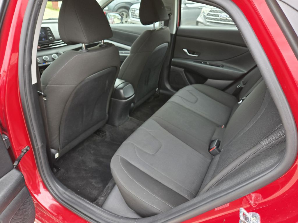 2021 Hyundai Elantra Image 25