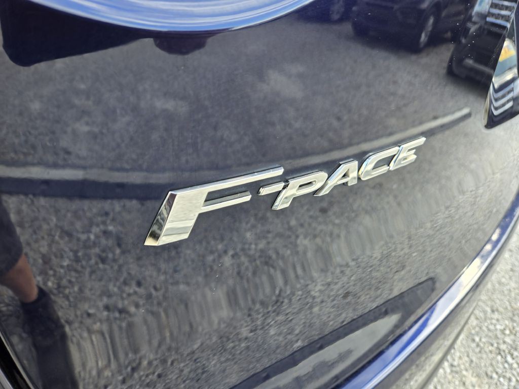 2018 Jaguar F-PACE Image 12