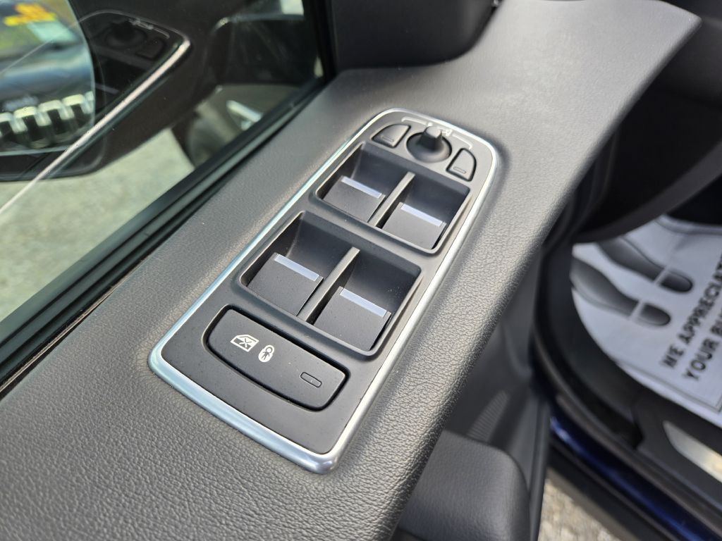 2018 Jaguar F-PACE Image 16