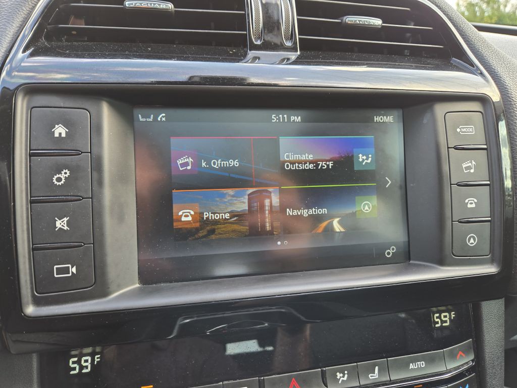 2018 Jaguar F-PACE Image 25