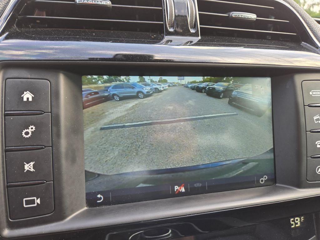 2018 Jaguar F-PACE Image 27
