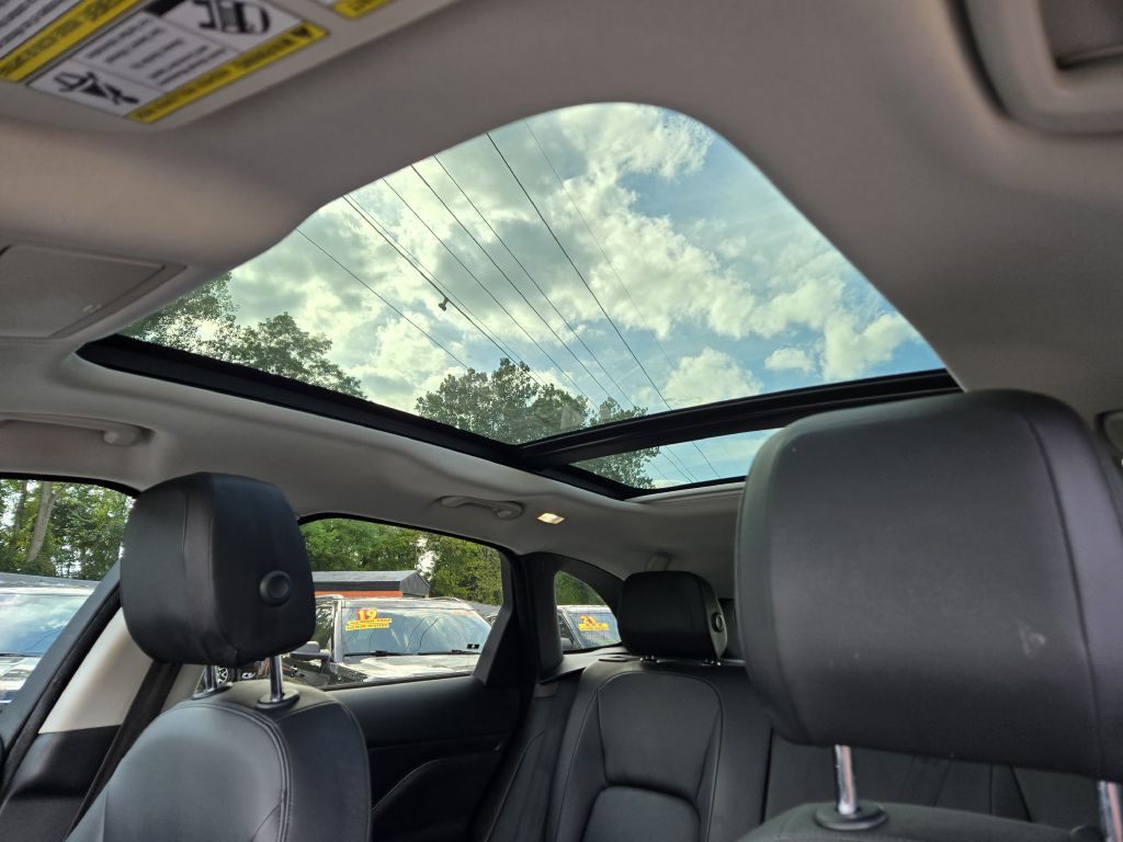 2018 Jaguar F-PACE Image 28