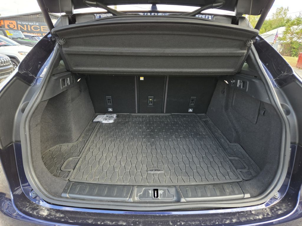2018 Jaguar F-PACE Image 33