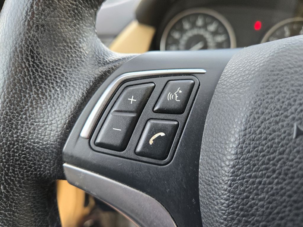 2013 BMW X1 Image 18