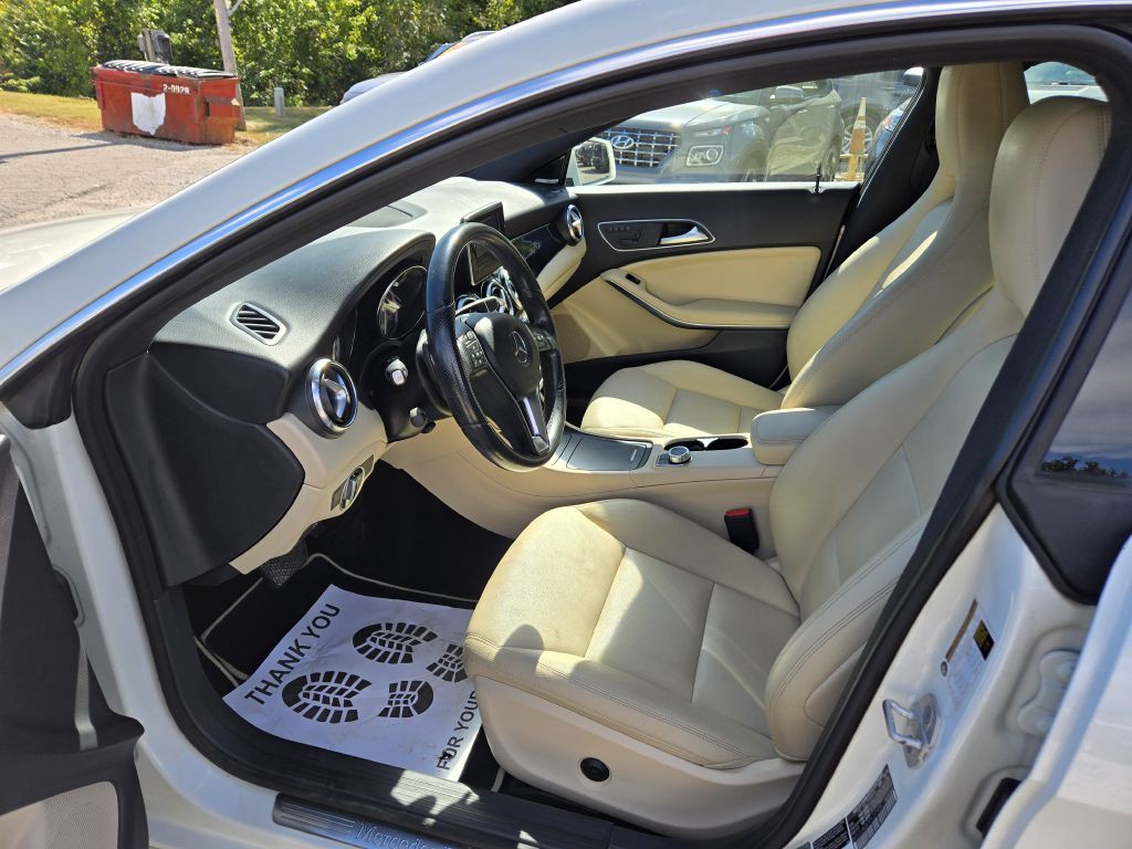2014 Mercedes-Benz CLA-Class Image 12