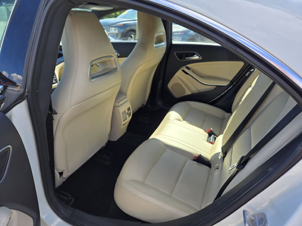 2014 Mercedes-Benz CLA-Class Image 29