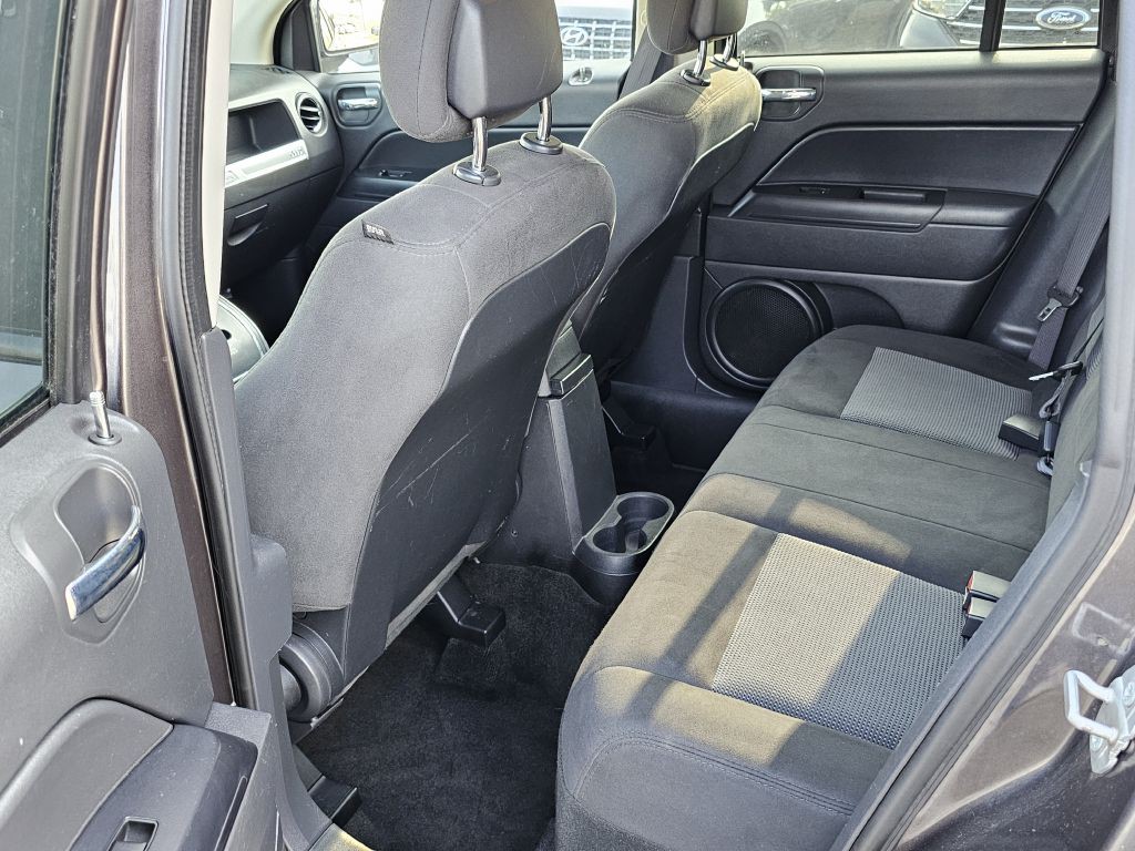 2016 Jeep Compass Image 16