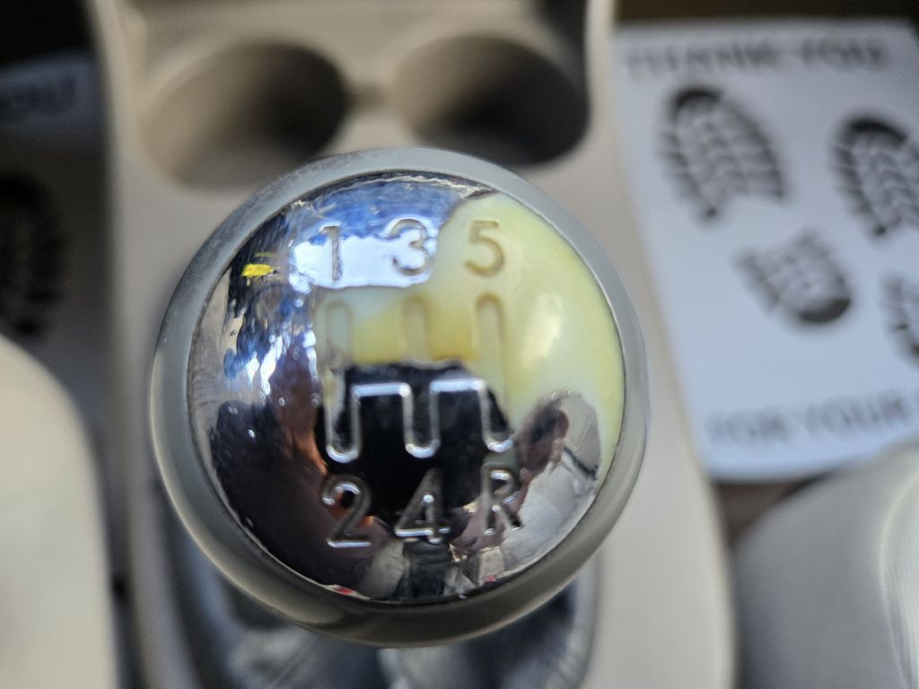 2007 Saturn ION Image 17
