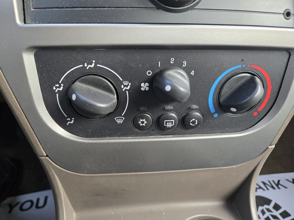 2007 Saturn ION Image 18