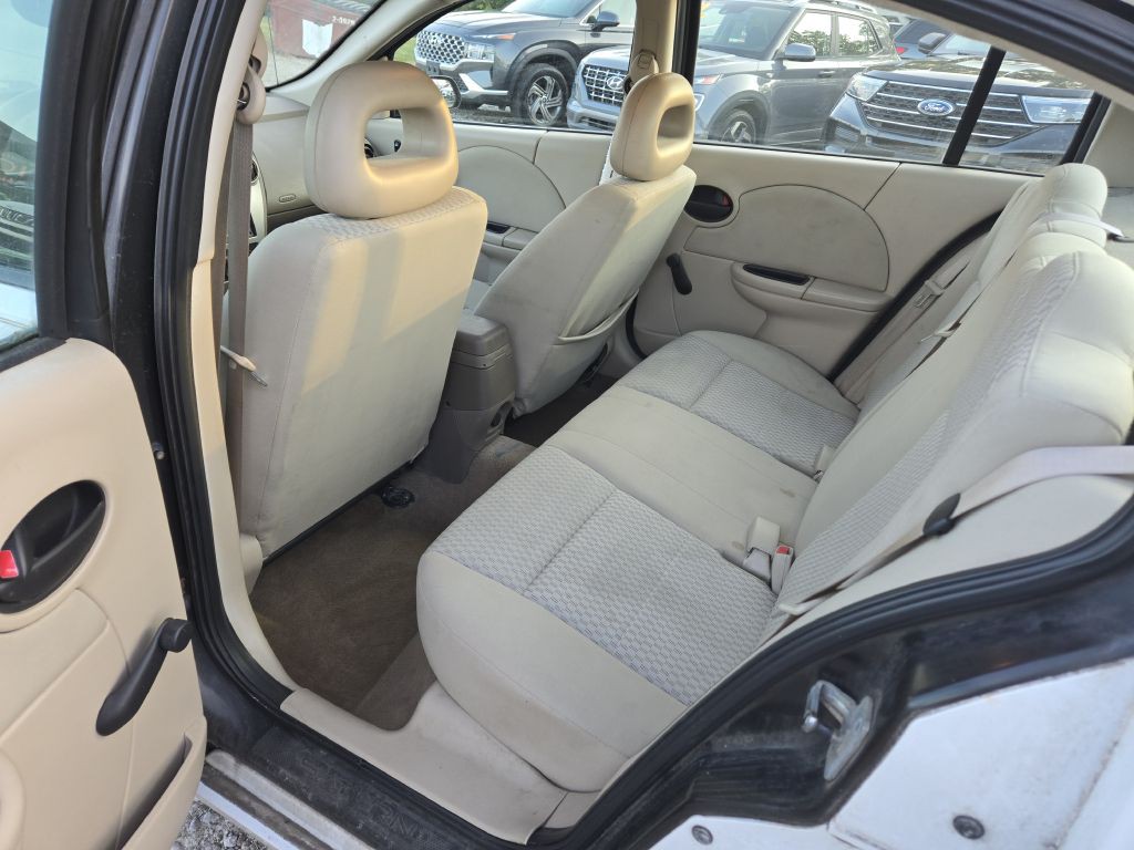 2007 Saturn ION Image 21