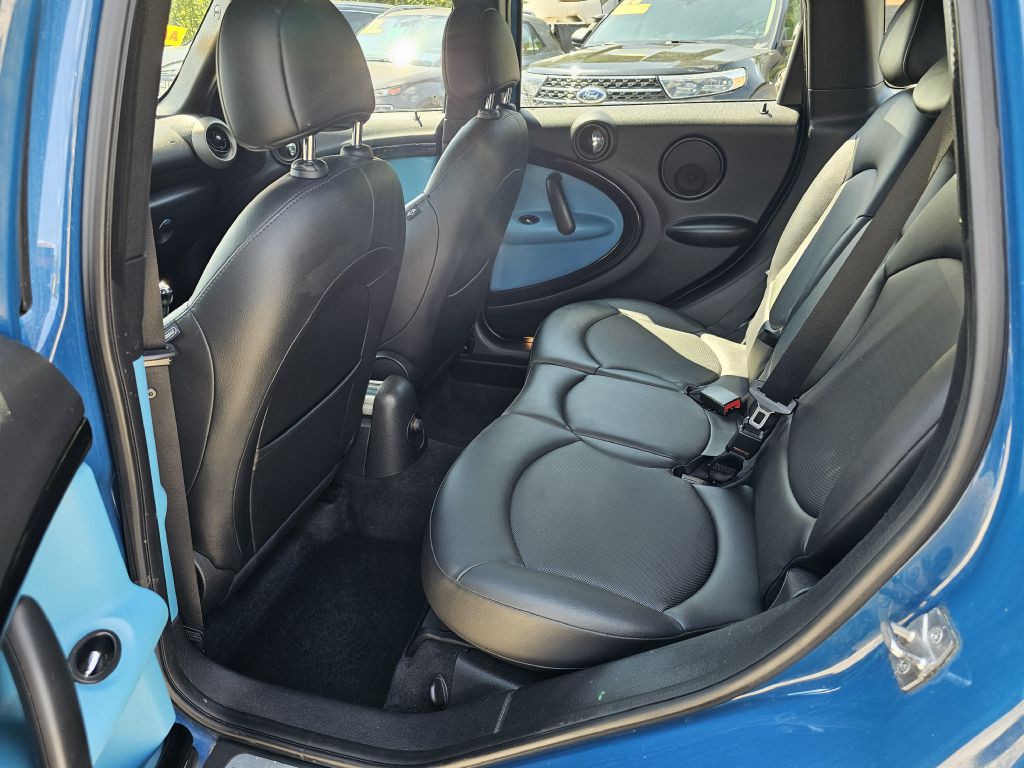 2012 MINI Cooper Image 14