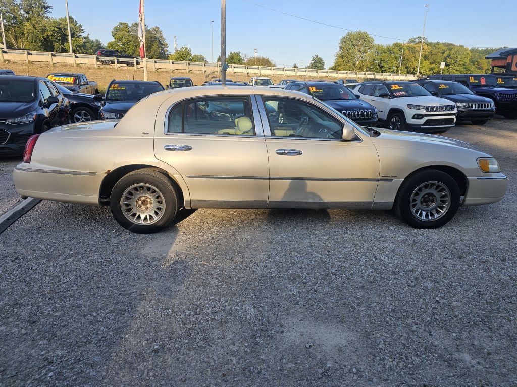 2000 Lincoln Town Car Image 6