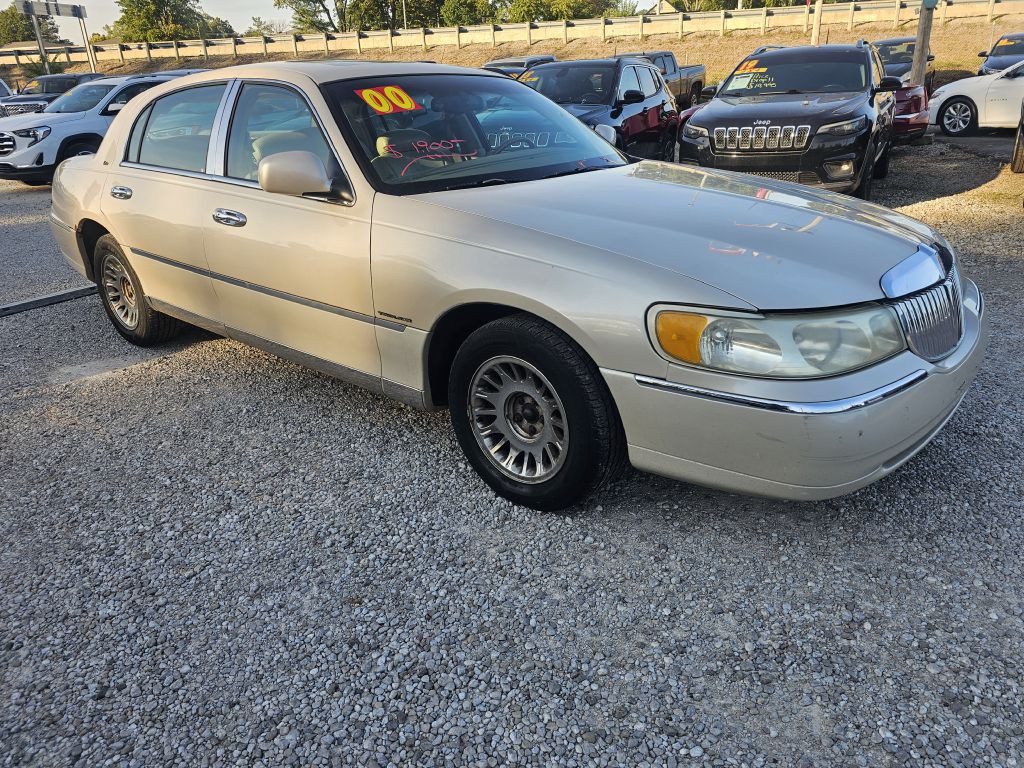 2000 Lincoln Town Car Image 7