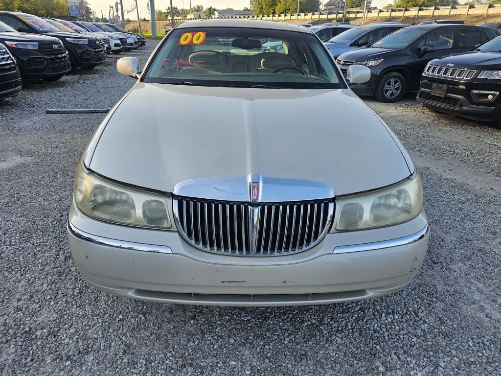 2000 Lincoln Town Car Image 8